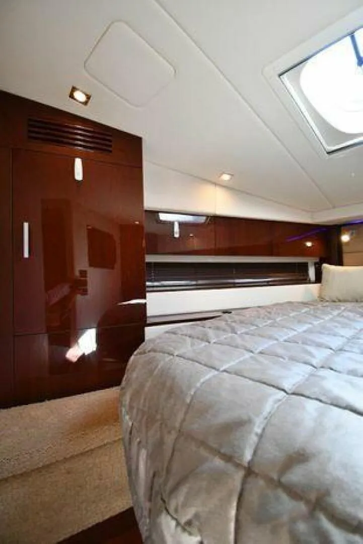 Slide: The Image of Sea Ray 450 Sundancer 2010 - 4960563