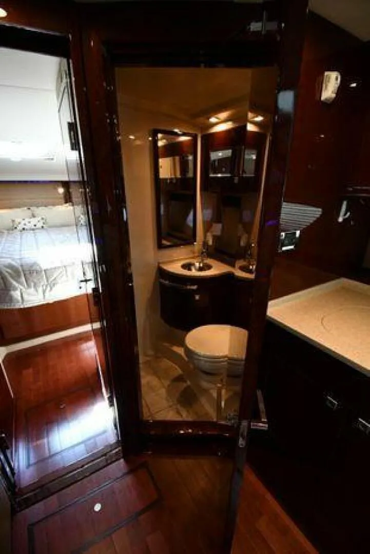 Slide: The Image of Sea Ray 450 Sundancer 2010 - 4960570