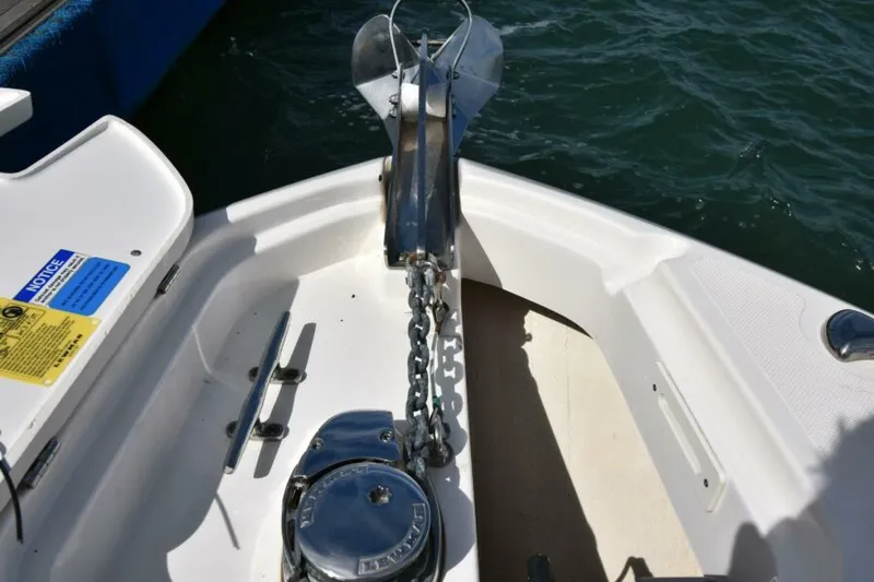 Slide: The Image of 2018 235 Pursuit Dual Console - Windlass - 4811512