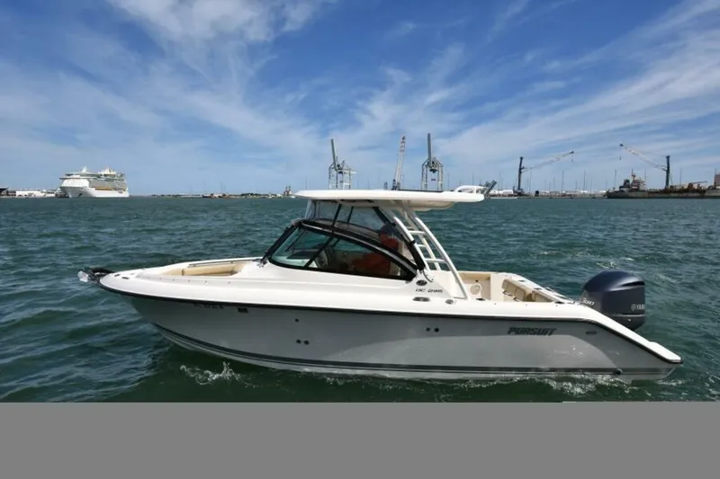 Slide: The Image of 2018 235 Pursuit Dual Console - Profile - 4811520