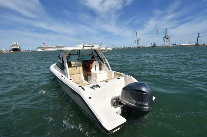 Slide: The Image of 2018 235 Pursuit Dual Console - Profile - 4811521