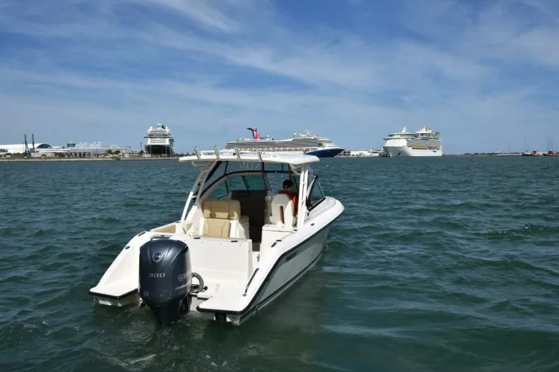 Slide: The Image of 2018 235 Pursuit Dual Console - Profile - 4811525