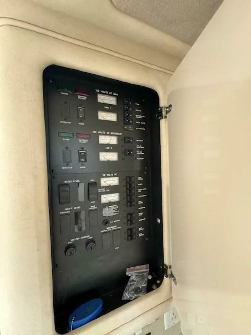 Slide: The Image of Sea Ray 330 Sundancer 1999 - 4812326