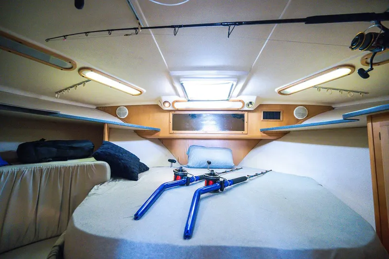 Slide: The Image of Luhrs 40 Open 2000 - 4812820