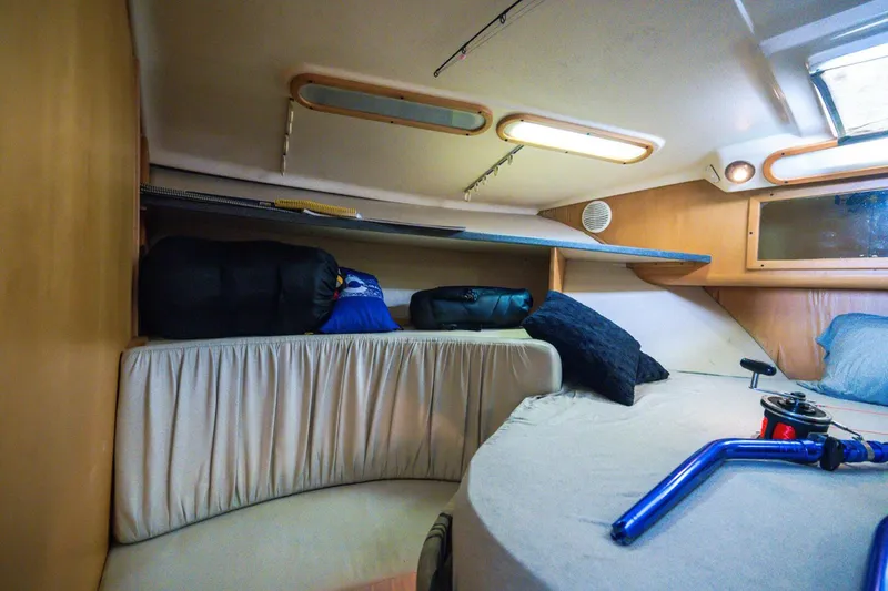 Slide: The Image of Luhrs 40 Open 2000 - 4812822