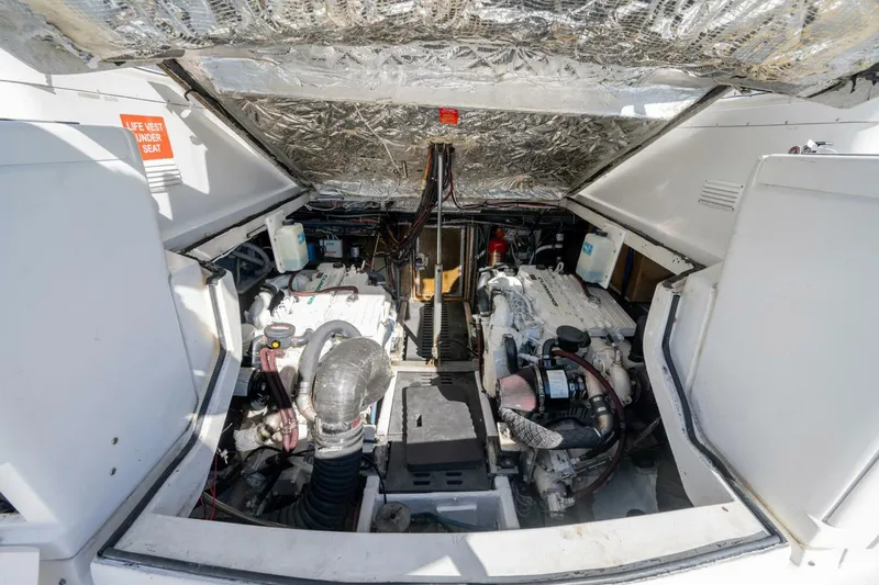 Slide: The Image of Luhrs 40 Open 2000 - 4812836