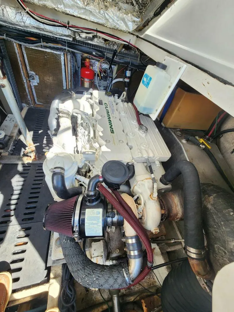 Slide: The Image of Luhrs 40 Open 2000 - 4812837