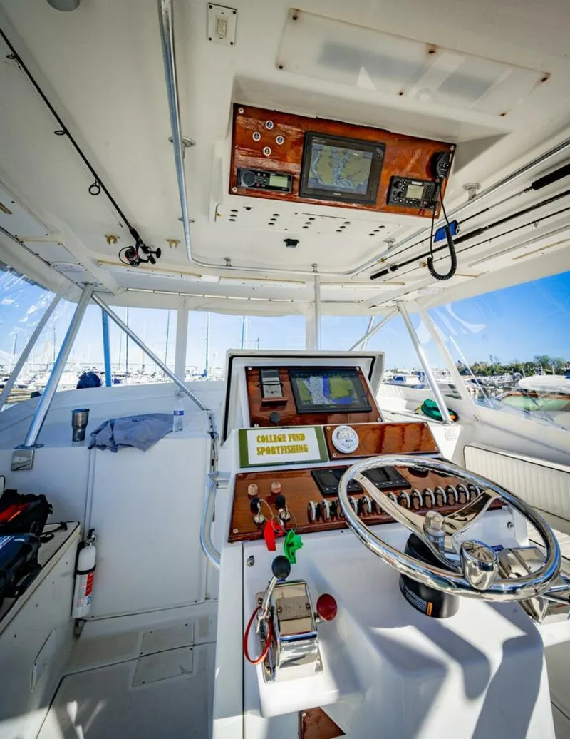 Slide: The Image of Luhrs 40 Open 2000 - 4812839