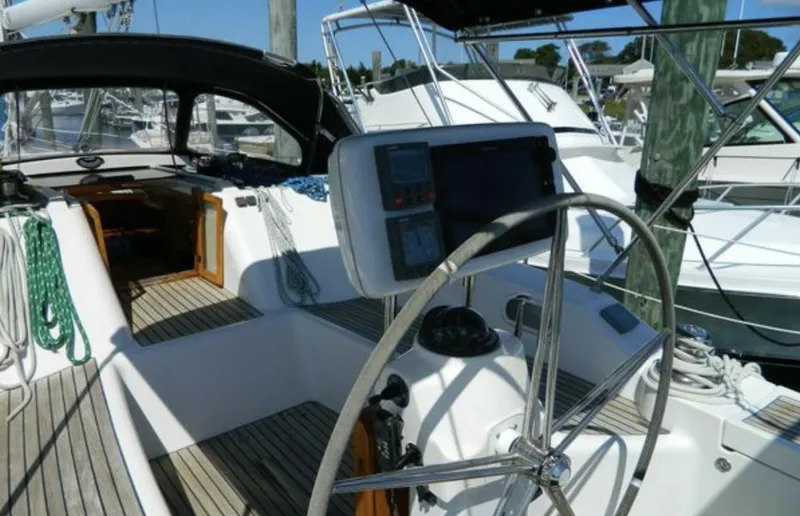 Slide: The Image of Wauquiez 40 Pilot Saloon 2003 - 4828701