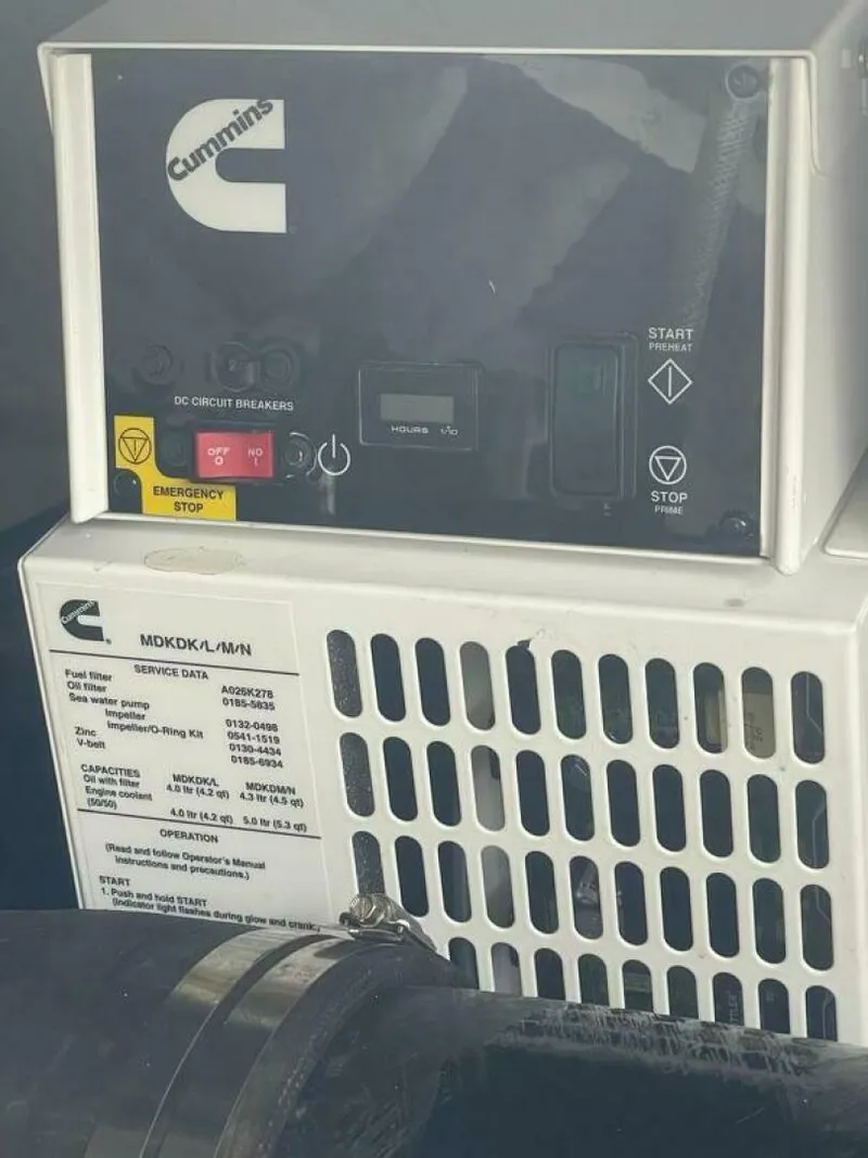 Slide: The Image of Sea Ray 420 Sundancer 2005 - 4812897