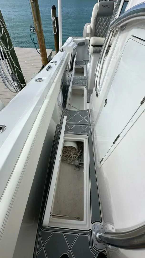 Slide: The Image of Front Runner 36 CC 2023 - 4820567