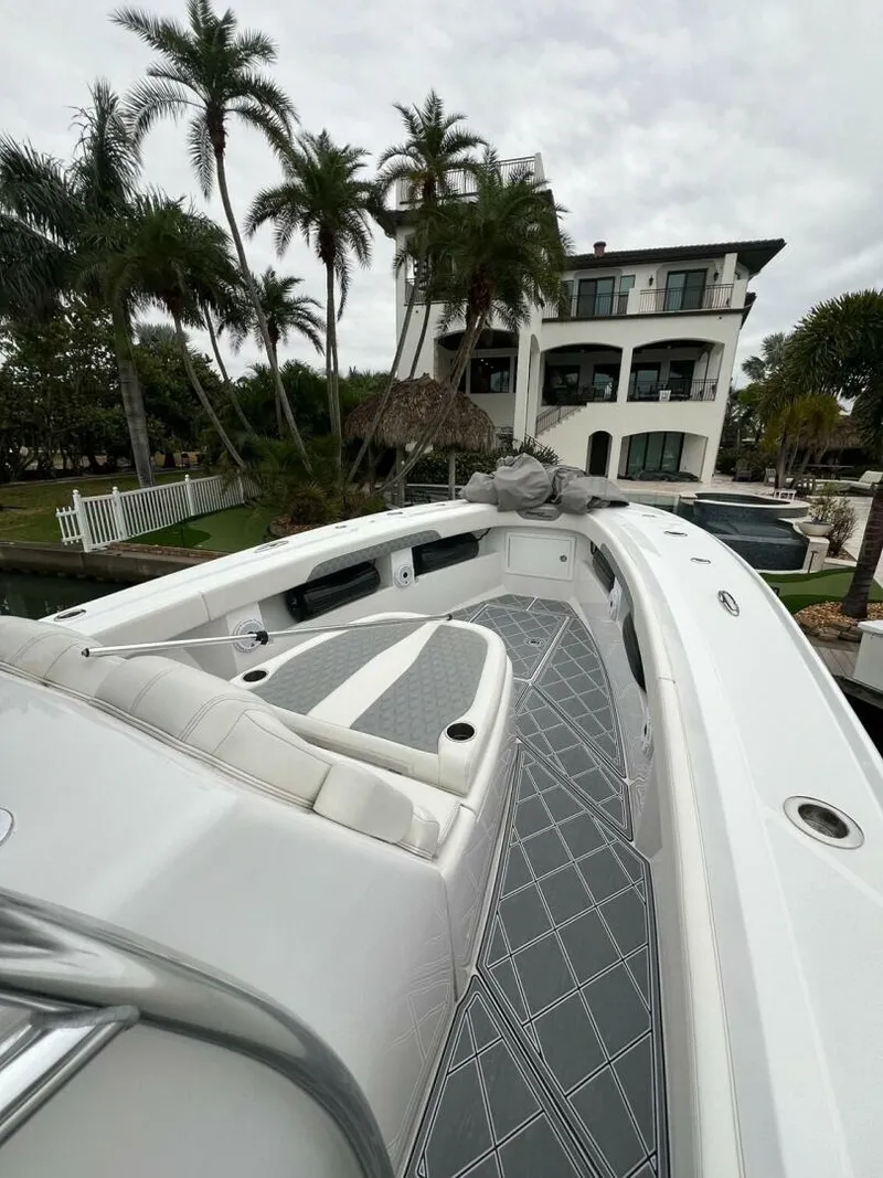 Slide: The Image of Front Runner 36 CC 2023 - 4820571