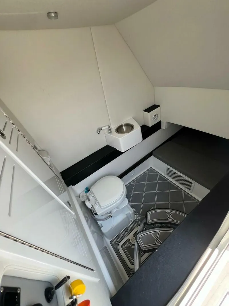 Slide: The Image of Front Runner 36 CC 2023 - 4820574