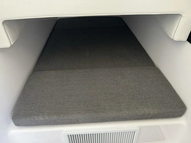 Slide: The Image of Front Runner 36 CC 2023 - 5082808