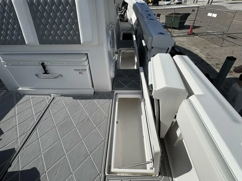 Slide: The Image of Front Runner 36 CC 2023 - 5082818