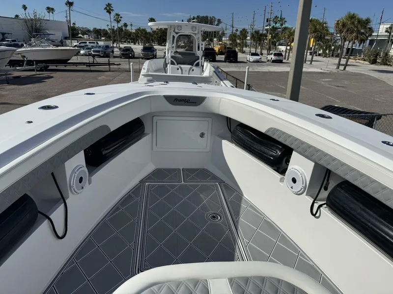 Slide: The Image of Front Runner 36 CC 2023 - 5082853