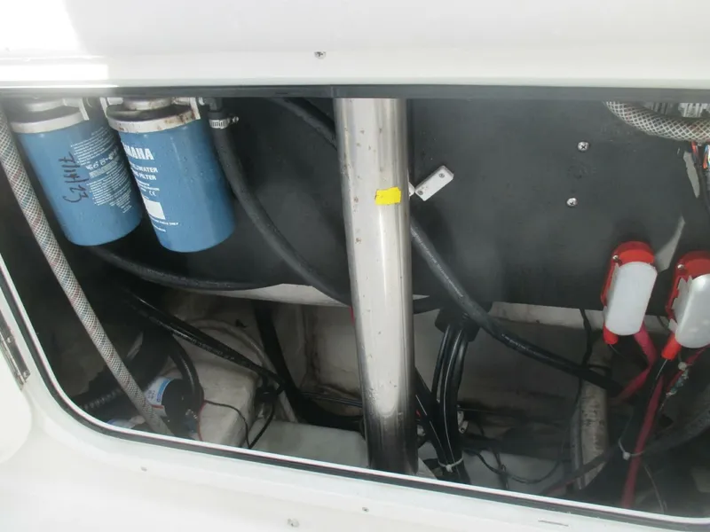 Slide: The Image of Transom Easy Access to Mechanicals - 4820922