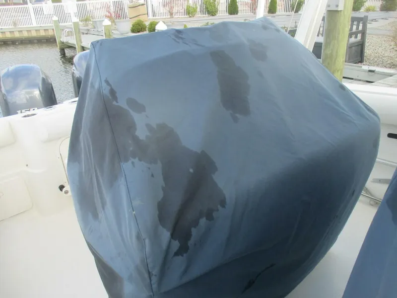 Slide: The Image of Helm Seat Cover - 4820936