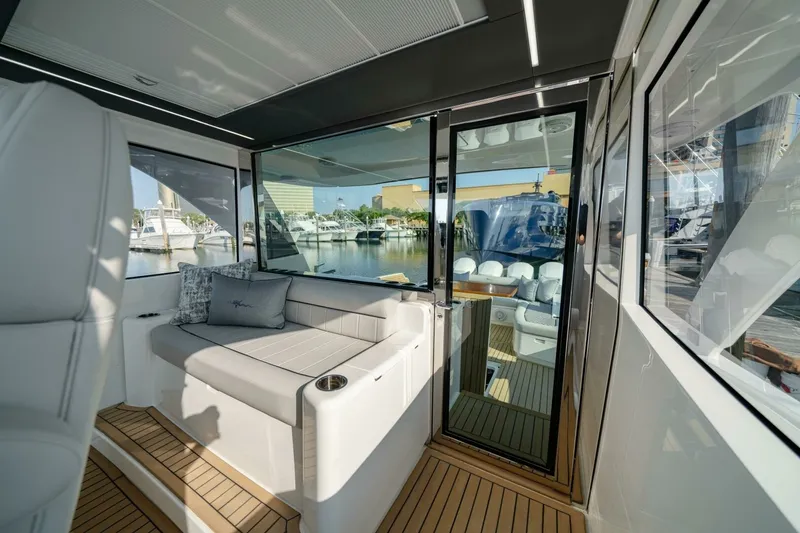 Slide: The Image of 2026 Valhalla Boatworks V-55 Sport - 6314929