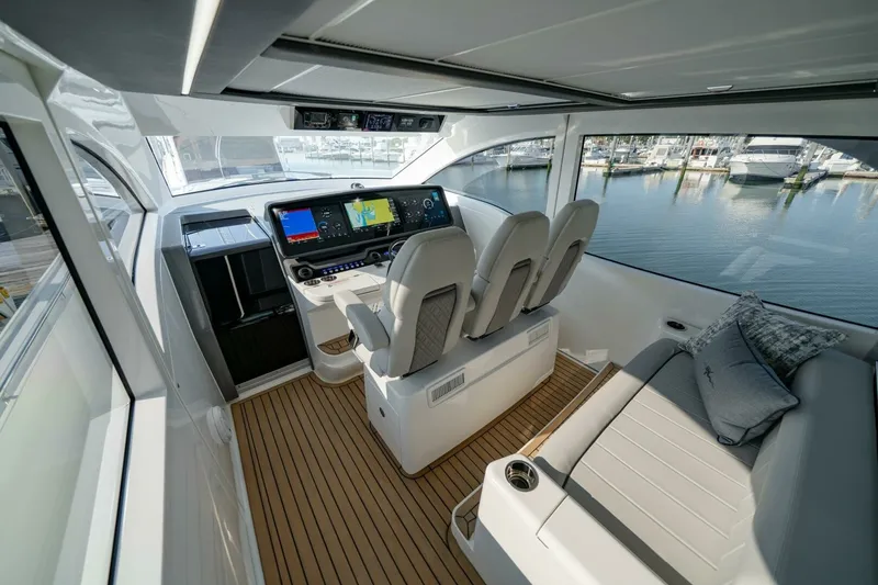 Slide: The Image of 2026 Valhalla Boatworks V-55 Sport - 6314931