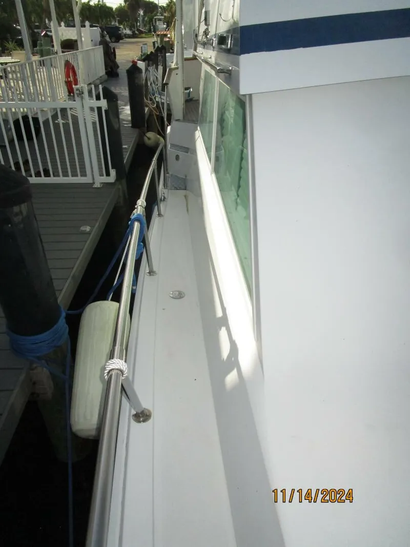 Slide: The Image of 44' Viking starboard side deck - 4822597