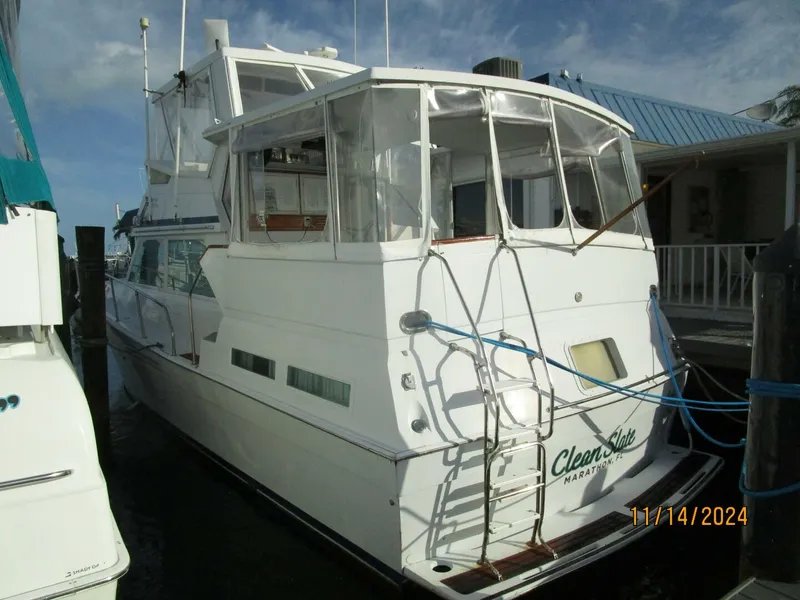 Slide: The Image of 44' Viking port aft profile - 4822578