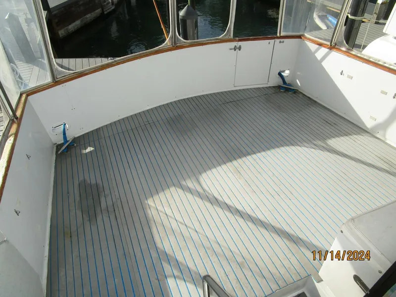Slide: The Image of 44' Viking aftdeck - 4822507
