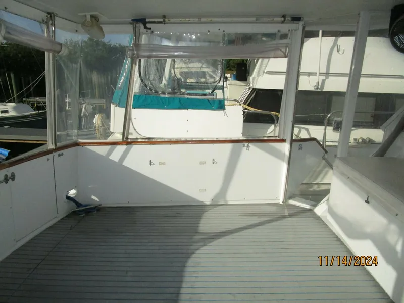 Slide: The Image of 44' Viking aftdeck port - 4822505