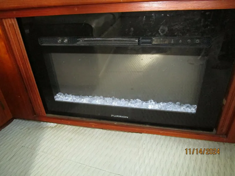 Slide: The Image of 44' Viking salon electric fireplace - 4822583