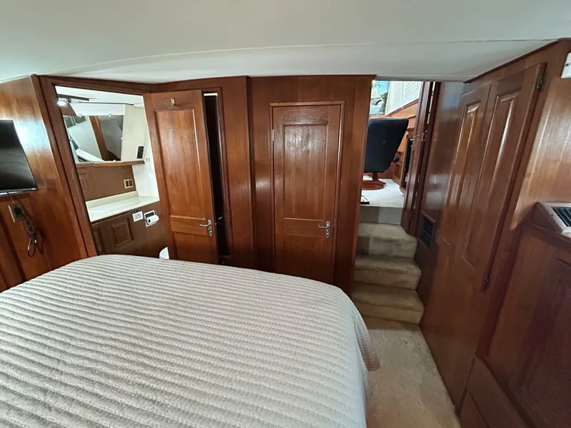 Slide: The Image of 44' Viking master stateroom forward - 4822573