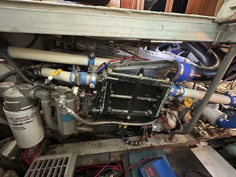 Slide: The Image of 44' Viking starboard main engine - 4822595