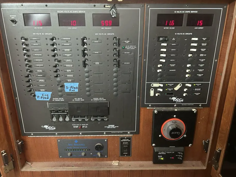 Slide: The Image of 44' Viking electrical panel - 4822522