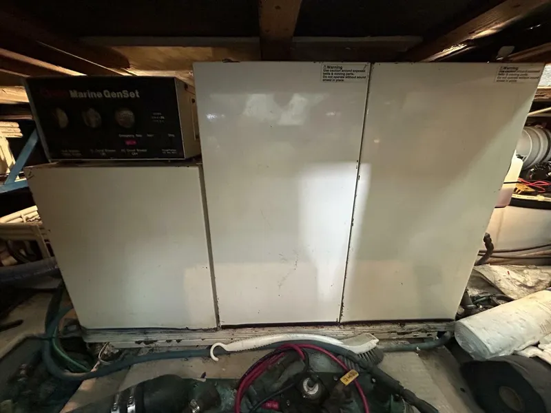 Slide: The Image of 44' Viking generator soundbox - 4822555