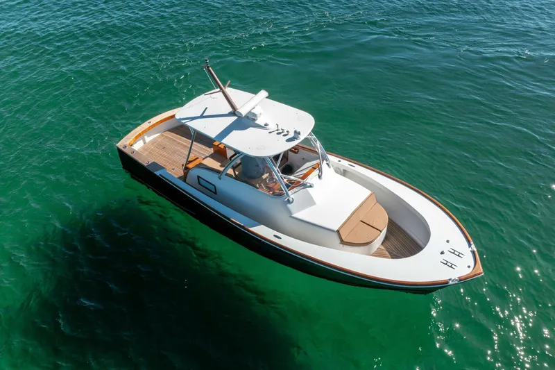 The Image of 2014 Release 34 Walkaround- STBD Profile - 4823370