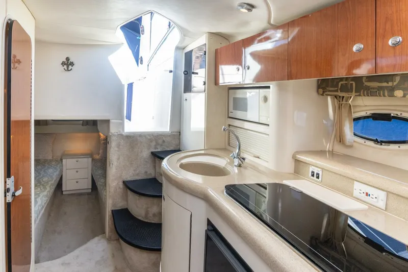 Slide: The Image of Monterey 322 Cruiser 2000 - 4823527