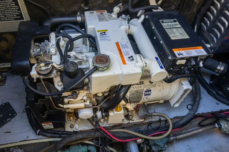 Slide: The Image of Monterey 322 Cruiser 2000 - 4823537