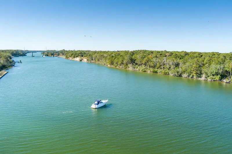 Slide: The Image of Monterey 322 Cruiser 2000 - 4823561