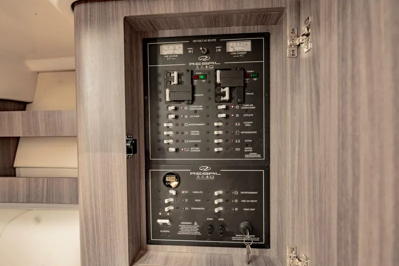 Slide: The Image of Regal 36 XO 2022 - 4824786