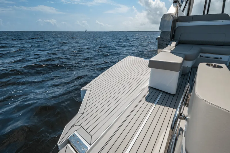 Slide: The Image of Cruisers 50 GLS 2025 - 5263791