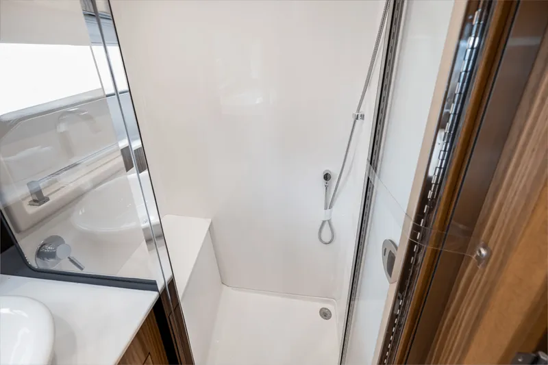 Slide: The Image of Cruisers 50 GLS 2025 - 5263829