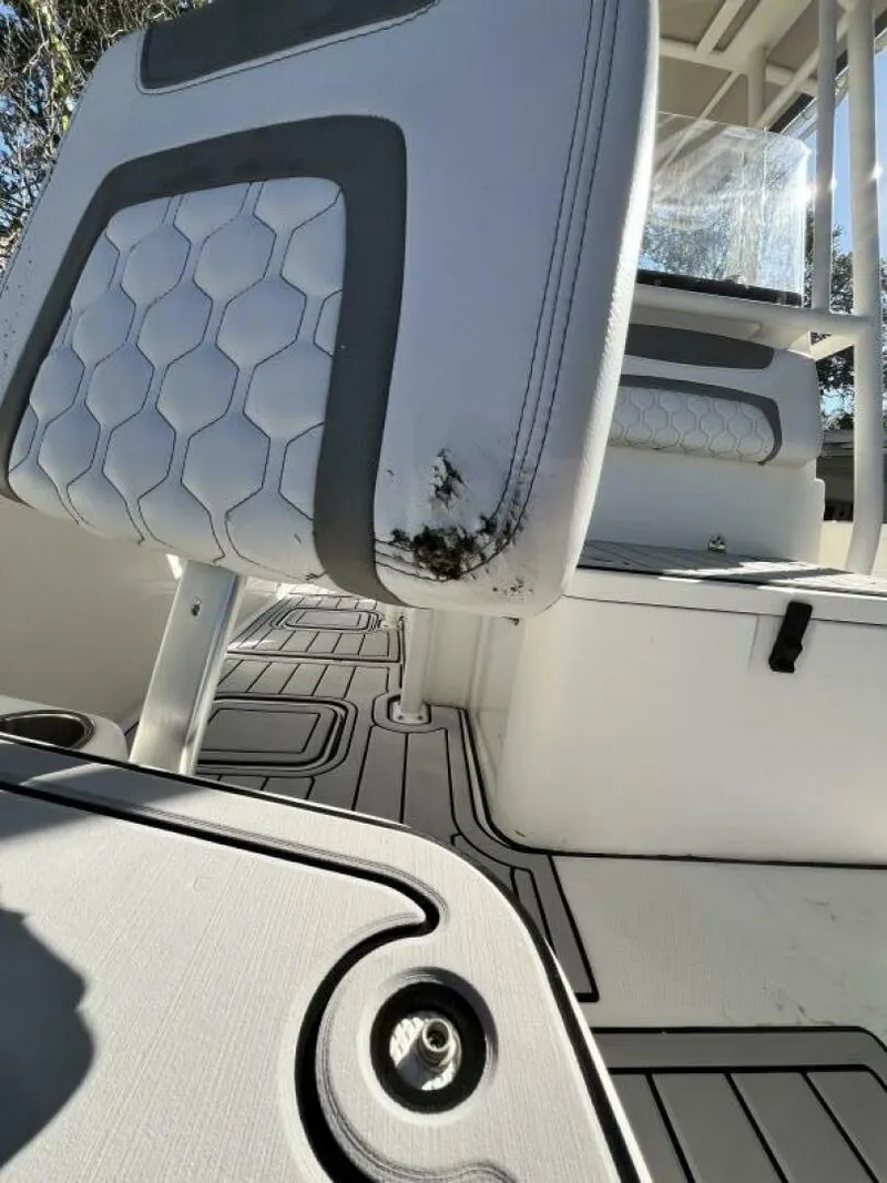 Slide: The Image of World Cat 230 CC 2019 - 5813186