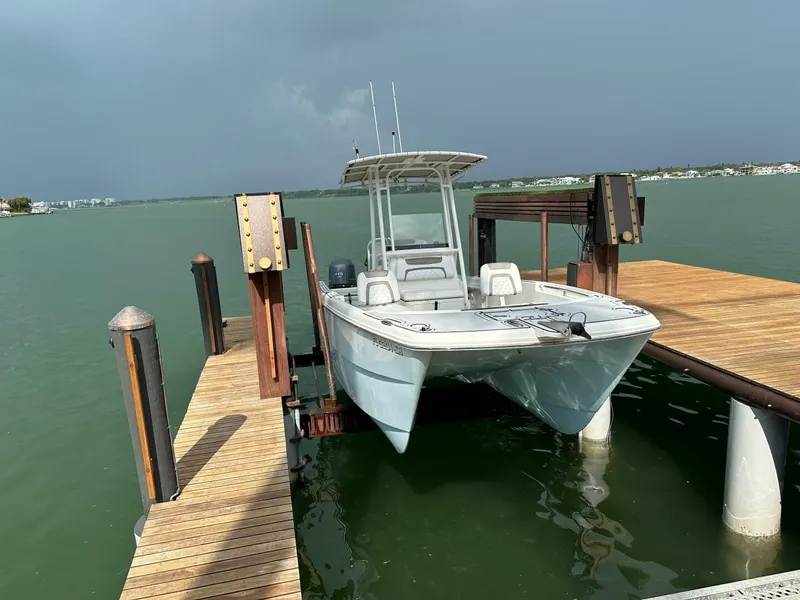 Slide: The Image of World Cat 230 CC 2019 - 4828577