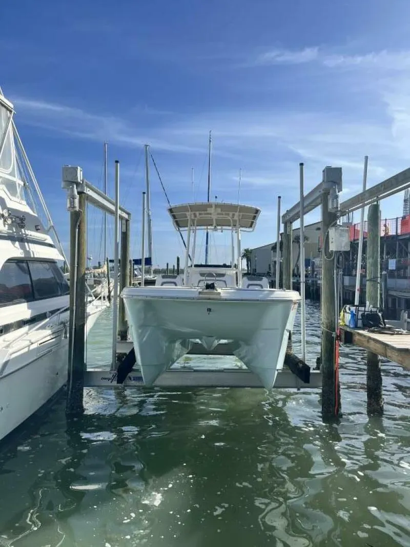 Slide: The Image of World Cat 230 CC 2019 - 4877800