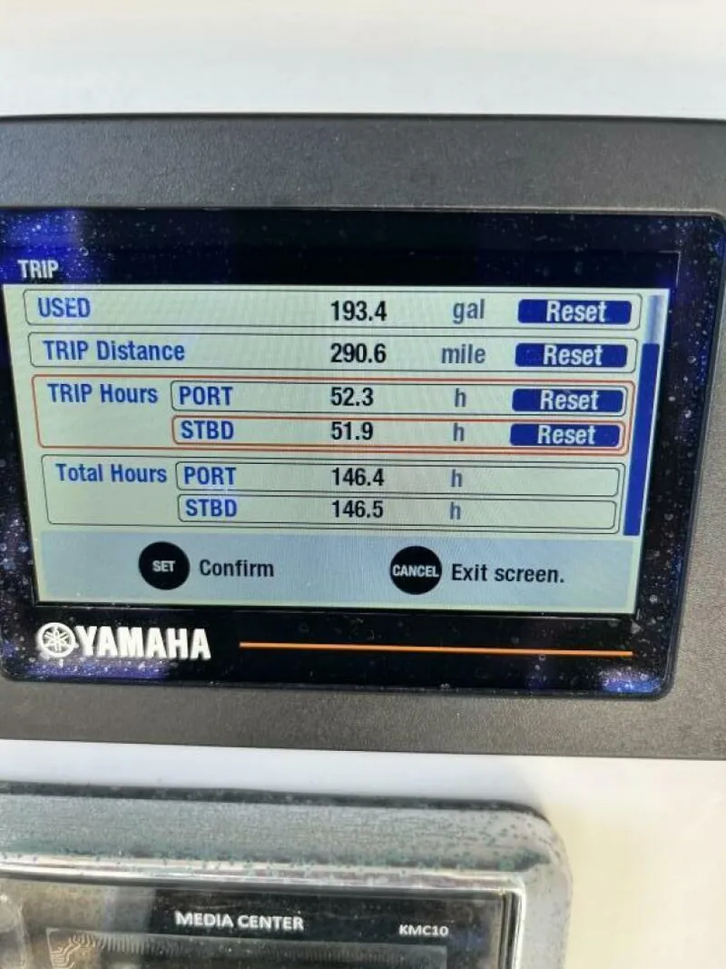 Slide: The Image of World Cat 230 CC 2019 - 5813199