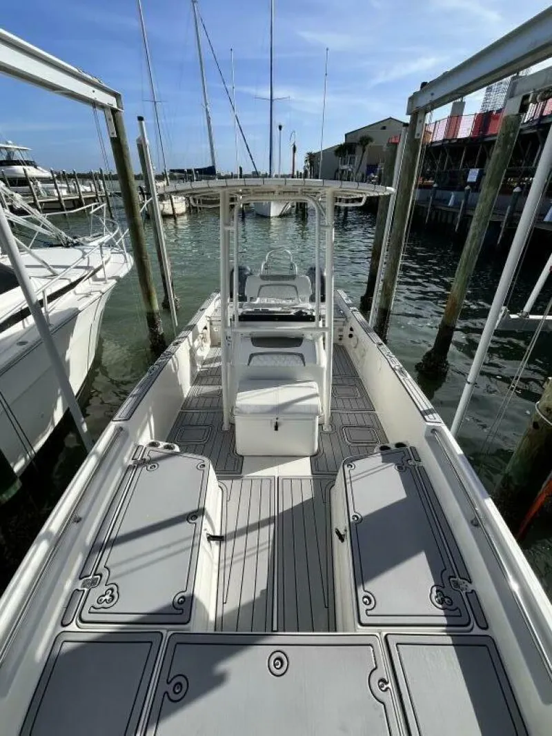 Slide: The Image of World Cat 230 CC 2019 - 4877784