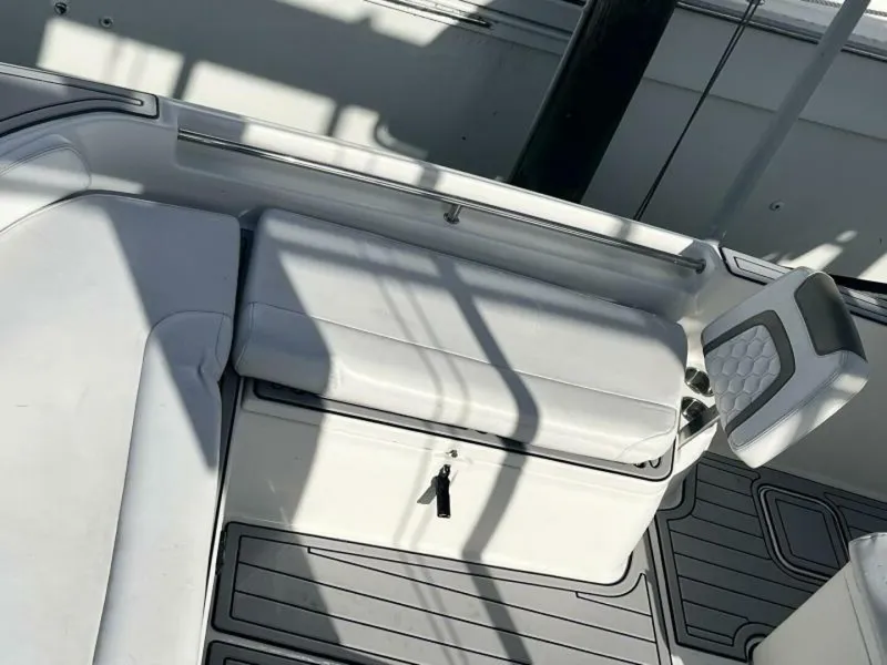 Slide: The Image of World Cat 230 CC 2019 - 4877787