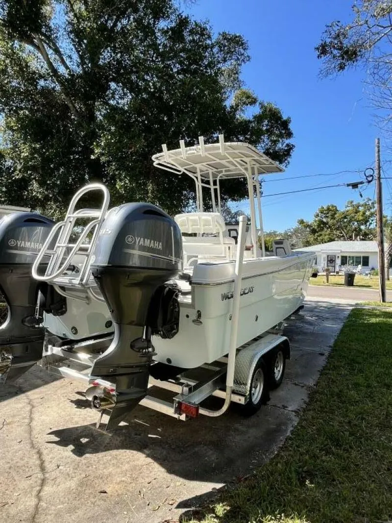 Slide: The Image of World Cat 230 CC 2019 - 5813205