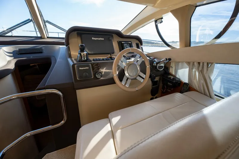 Slide: The Image of 2013 Azimut 40 Flybridge - 4828877