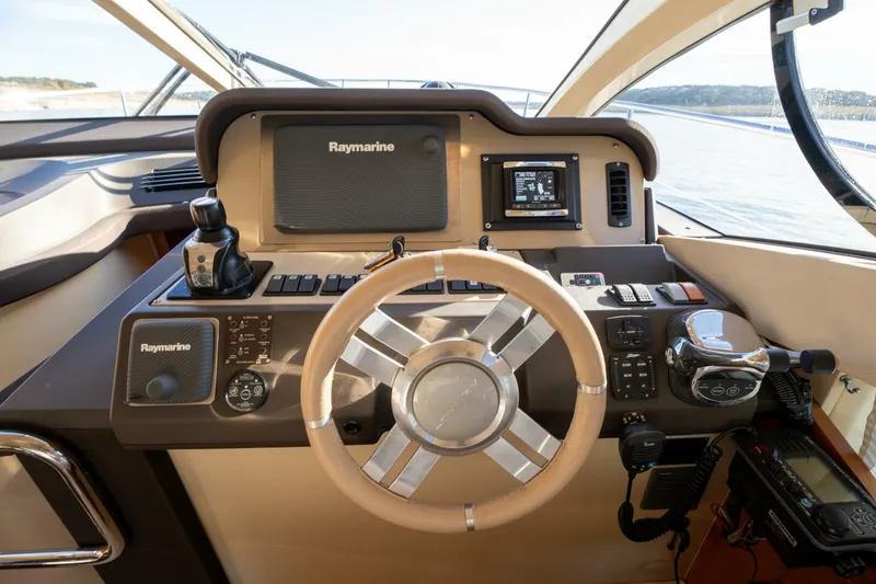 Slide: The Image of 2013 Azimut 40 Flybridge - 4828880