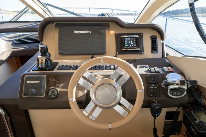 Slide: The Image of 2013 Azimut 40 Flybridge - 4828885